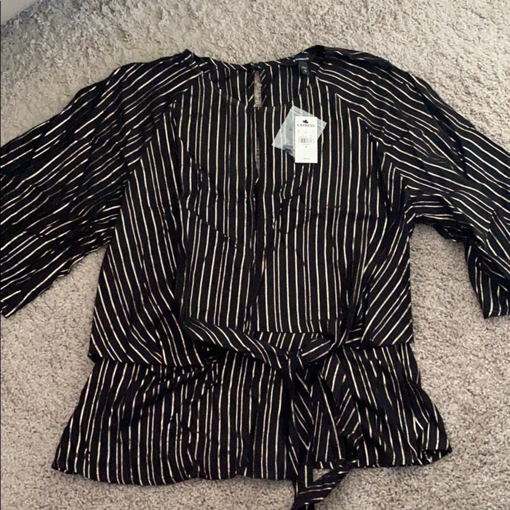 Express black and gold keyhole top